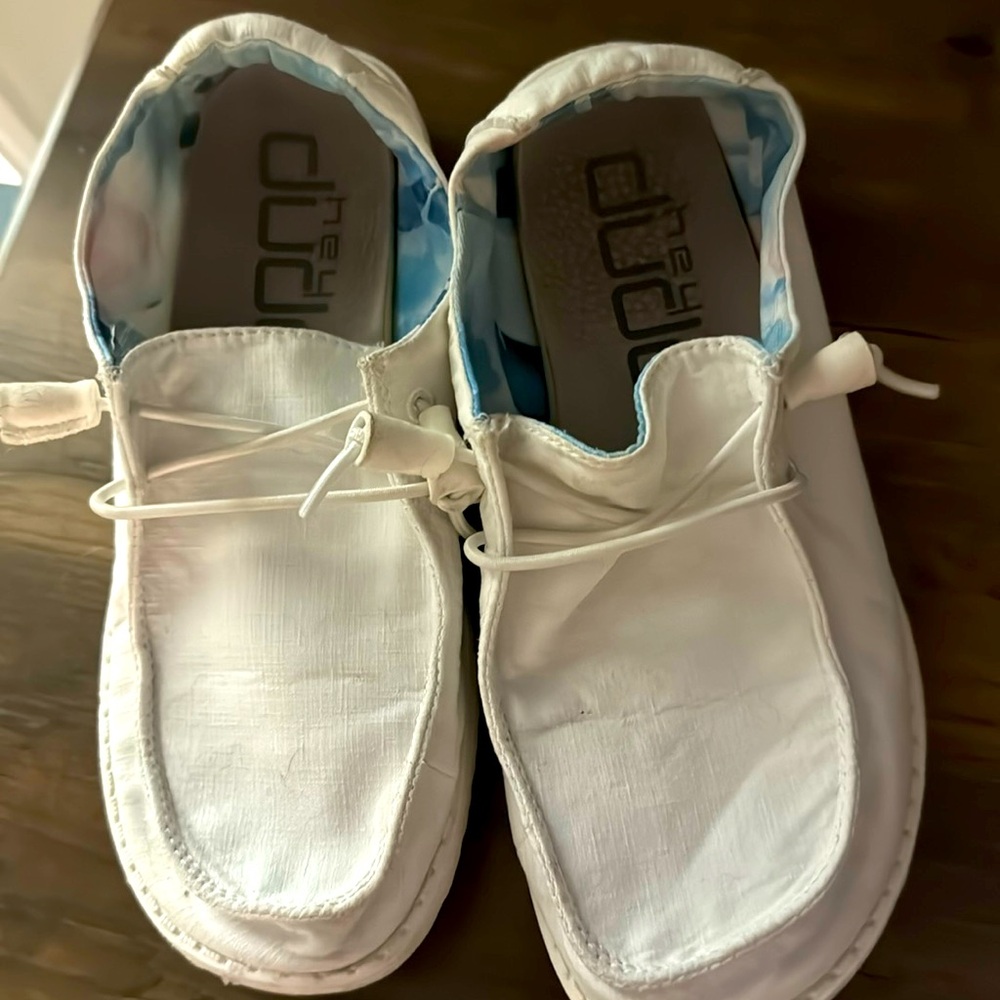 Women’s white hey dude size 5
